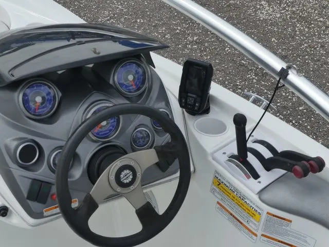 Slide: The Image of Sea-Doo Speedster 200 2004 - 15