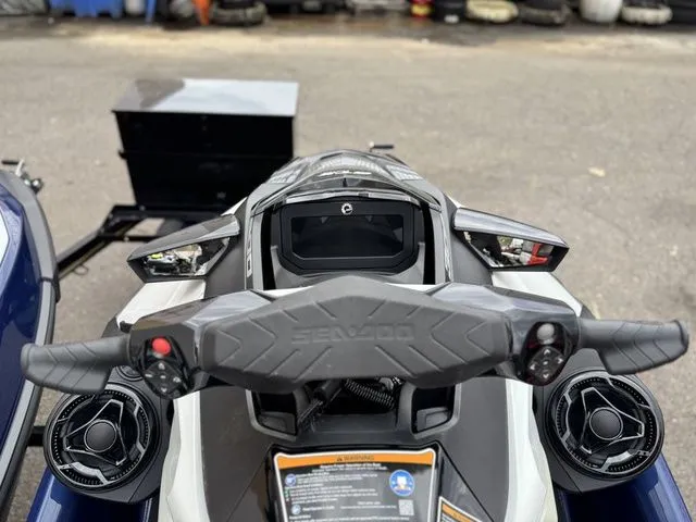 Slide: The Image of Sea-Doo GTX 2024 - 5