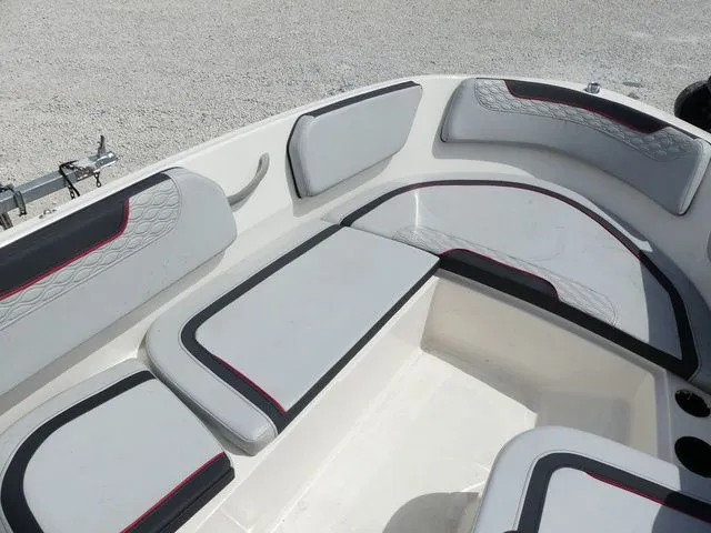 Slide: The Image of Bayliner Element M15 2022 - 8