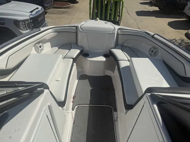 Slide: The Image of Yamaha SX210 2018 - 24