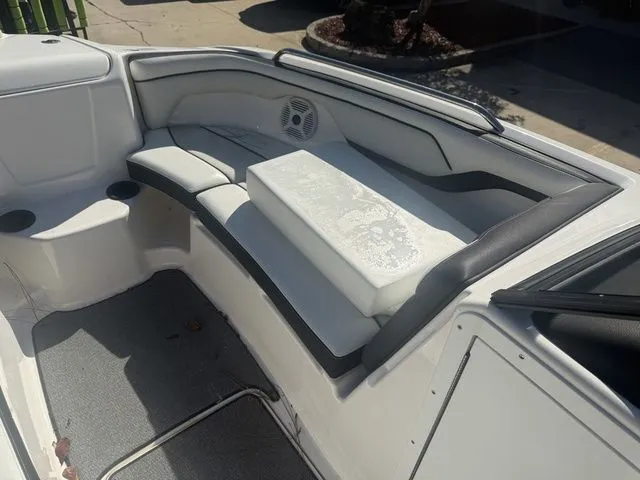 Slide: The Image of Yamaha SX210 2018 - 25