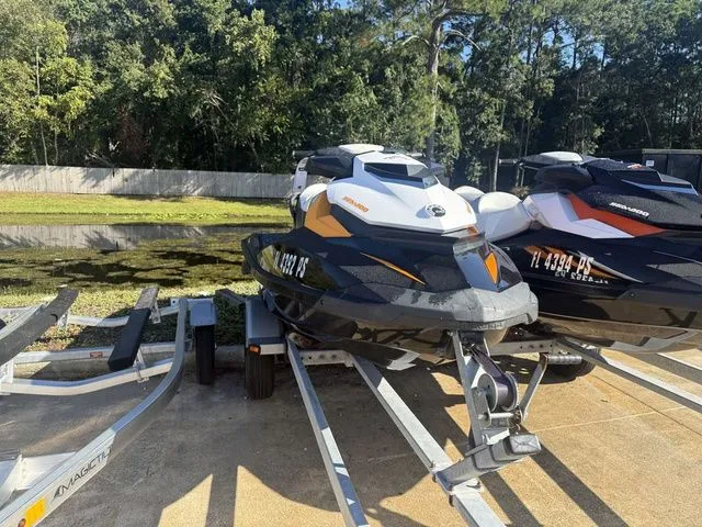 Slide: The Image of Sea-Doo GTR 2013 - 3