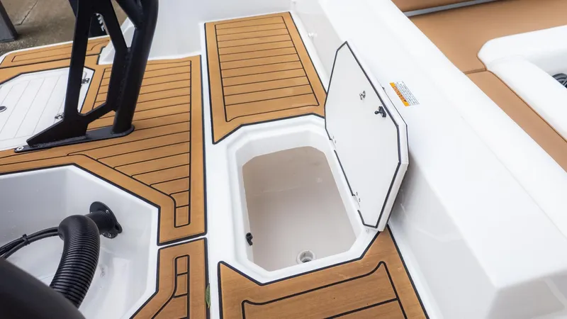 Slide: The Image of Starcraft SVX 210 OB 2024 - 7