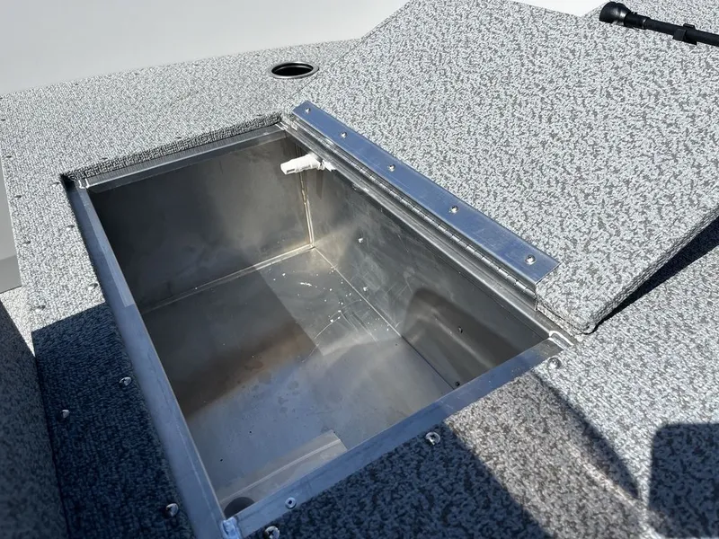 Slide: The Image of Starcraft Angler / Patriot 16 SC 2024 - 11