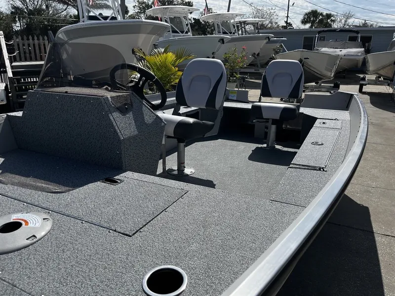 Slide: The Image of Starcraft Angler / Patriot 16 SC 2024 - 14