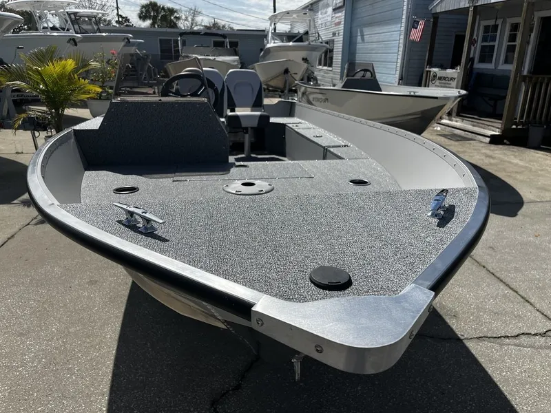 Slide: The Image of Starcraft Angler / Patriot 16 SC 2024 - 3