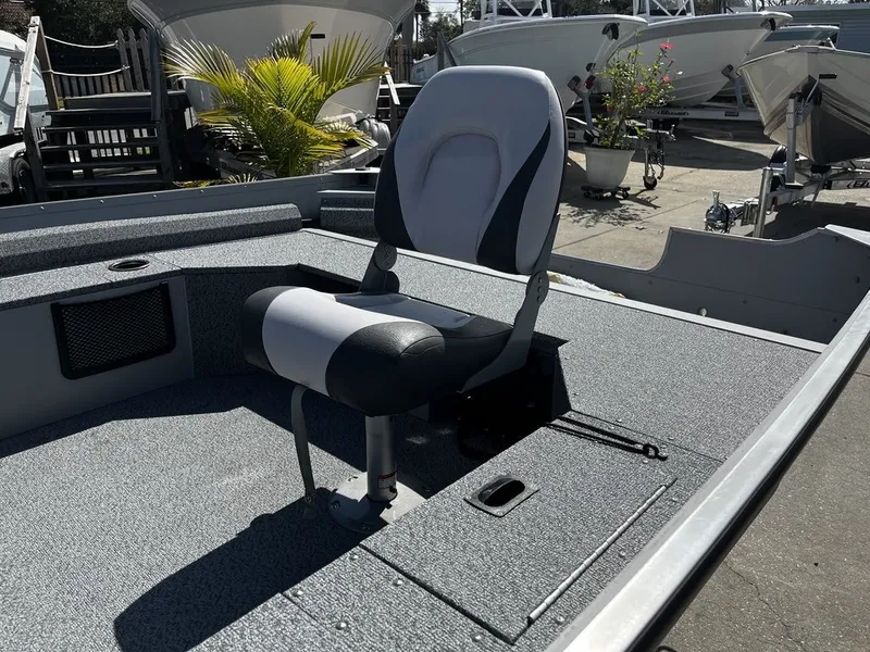 Slide: The Image of Starcraft Angler / Patriot 16 SC 2024 - 4