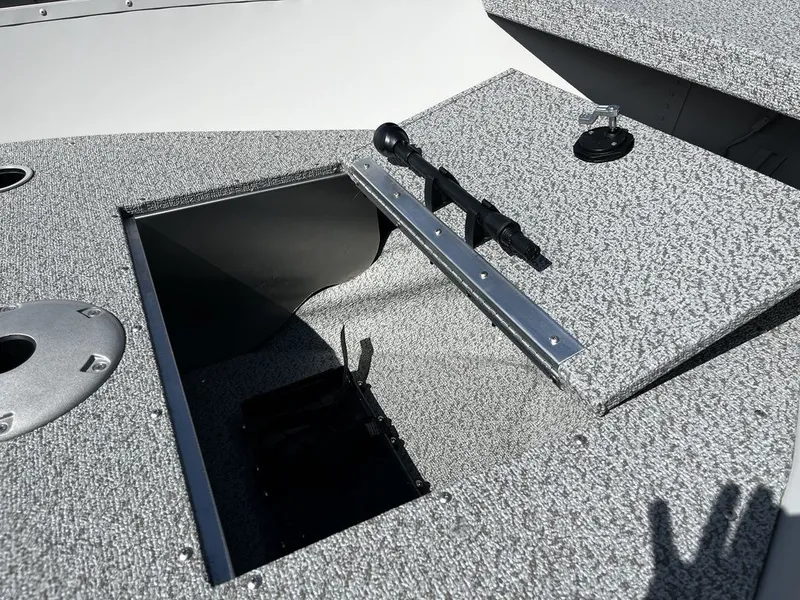 Slide: The Image of Starcraft Angler / Patriot 16 SC 2024 - 5