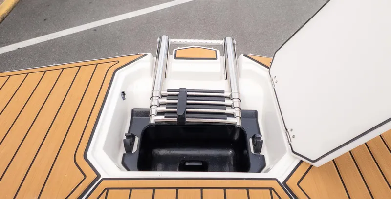 Slide: The Image of Starcraft SVX 171 OB 2025 - 15