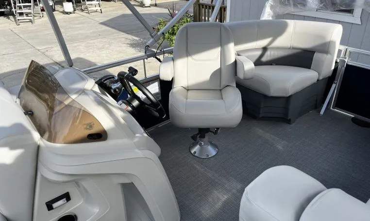 Slide: The Image of Starcraft LX 18 F 2024 - 10