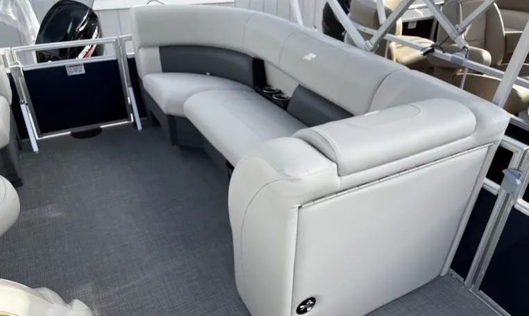 Slide: The Image of Starcraft LX 18 F 2024 - 9