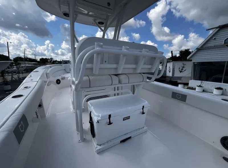 Slide: The Image of Sea Fox 248 Side Console 2025 - 10