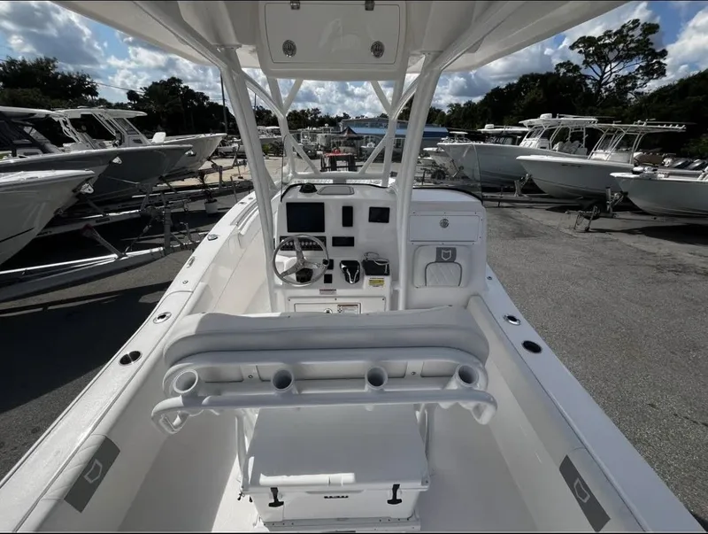 Slide: The Image of Sea Fox 248 Side Console 2025 - 12