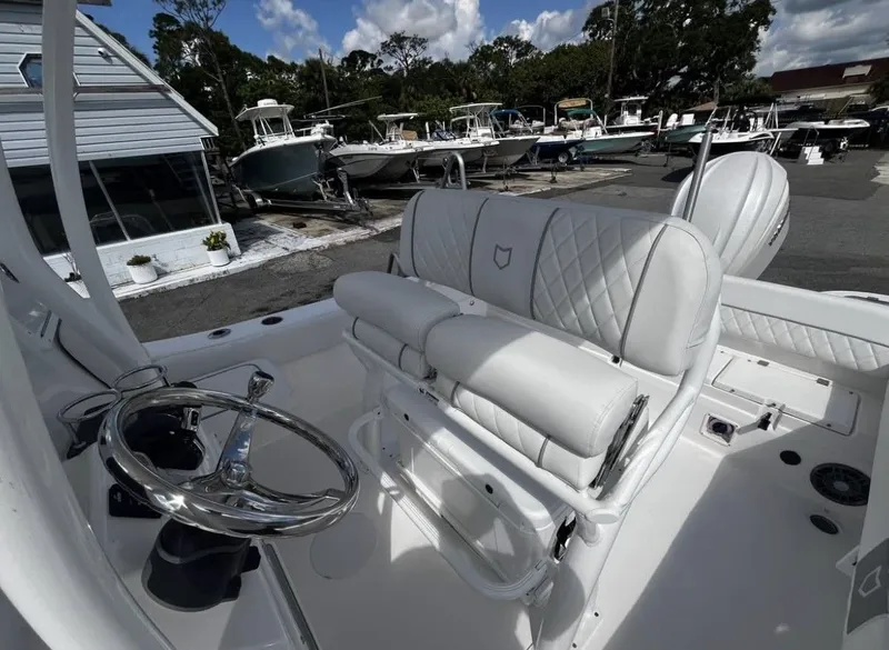 Slide: The Image of Sea Fox 248 Side Console 2025 - 15