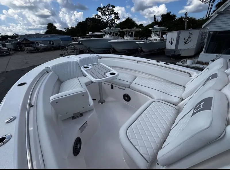 Slide: The Image of Sea Fox 248 Side Console 2025 - 17