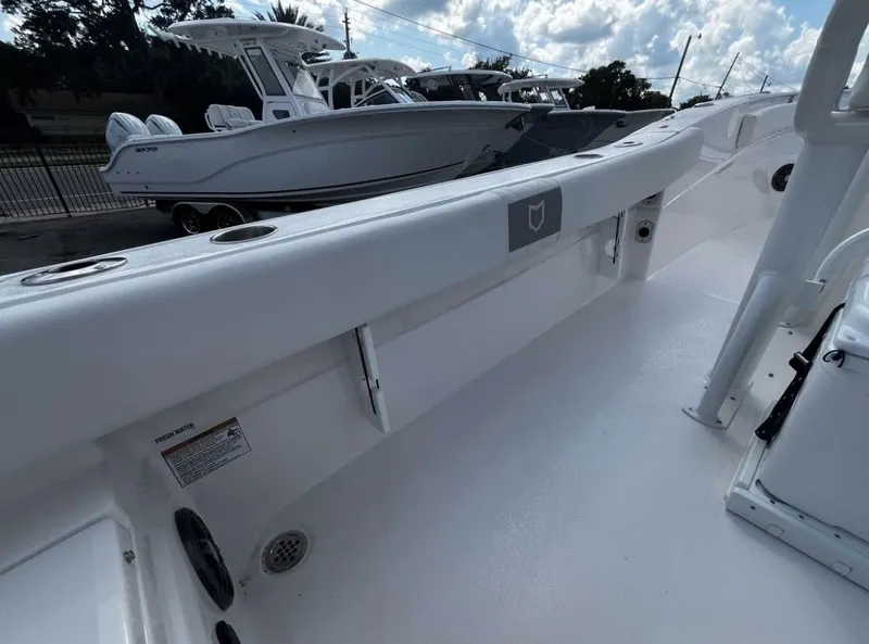 Slide: The Image of Sea Fox 248 Side Console 2025 - 8