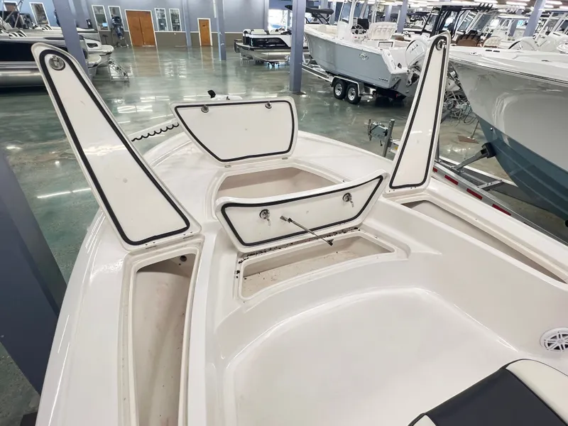 Slide: The Image of Tidewater 2410 Bay Max 2023 - 12