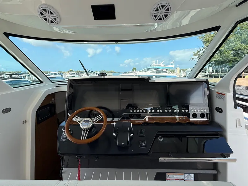 Slide: The Image of Tiara 48LS 2026 - 10