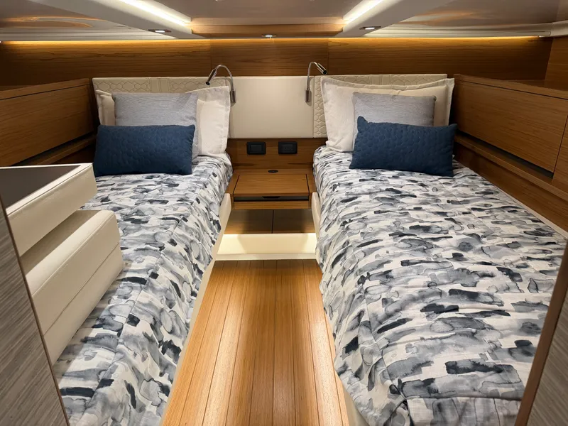 Slide: The Image of Tiara 48LS 2026 - 24