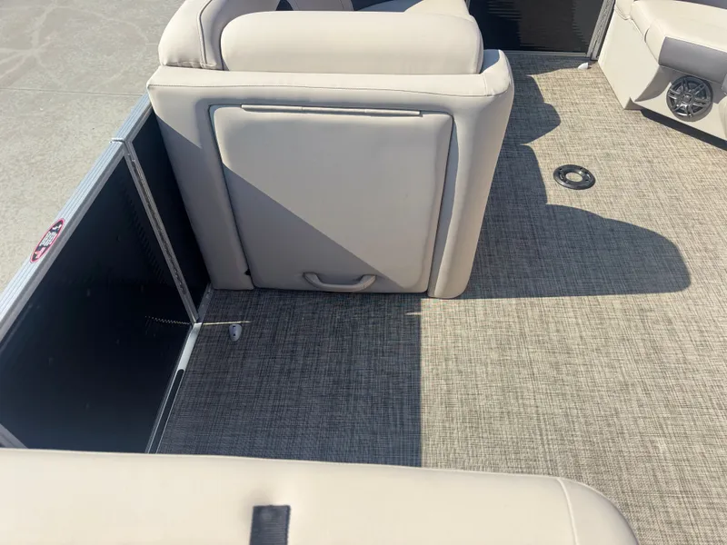 Slide: The Image of Harris Cruiser 210 2023 - 19