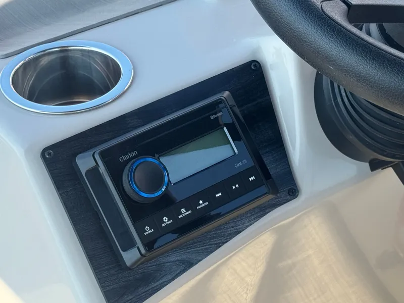 Slide: The Image of Harris Cruiser 210 2023 - 23