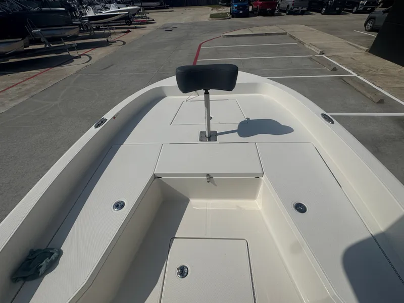 Slide: The Image of Ranger 2360 Bay 2020 - 22