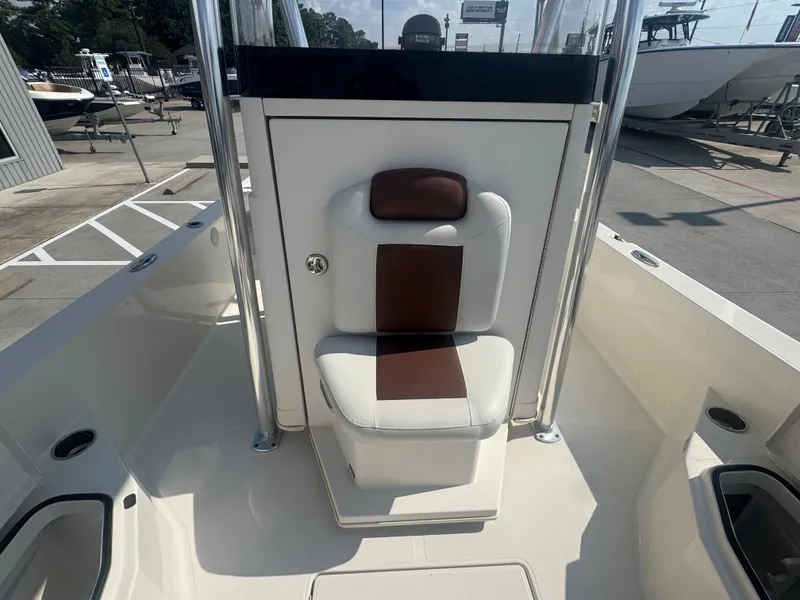 Slide: The Image of Ranger 2360 Bay 2020 - 24
