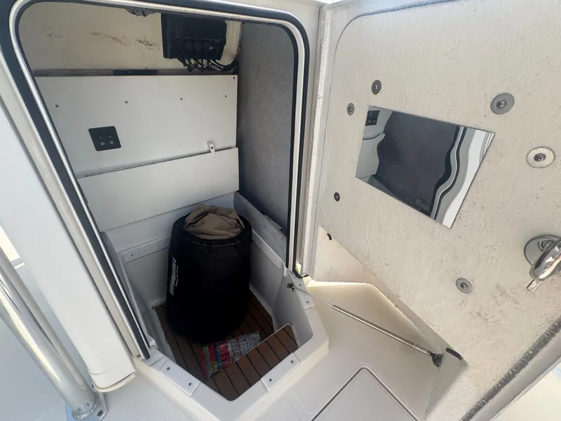 Slide: The Image of Ranger 2360 Bay 2020 - 25