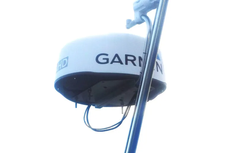 Slide: The Image of Garmin HD radar on a 1989 Tartan 37 sailboat mast. - 6