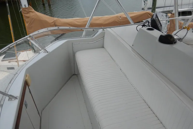 Slide: The Image of Chris-Craft 392 Commander - 11