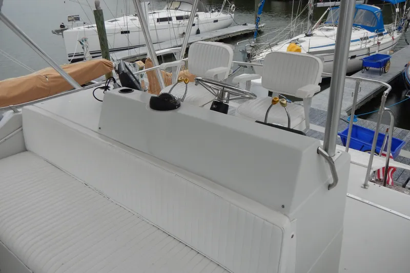 Slide: The Image of Chris-Craft 392 Commander - 12