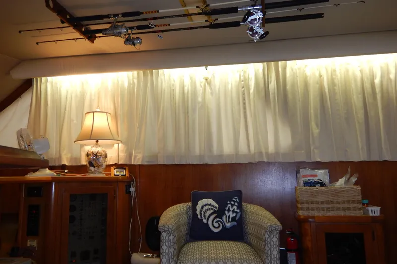 Slide: The Image of Chris-Craft 392 Commander - 21