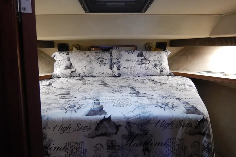 Slide: The Image of Chris-Craft 392 Commander - 28