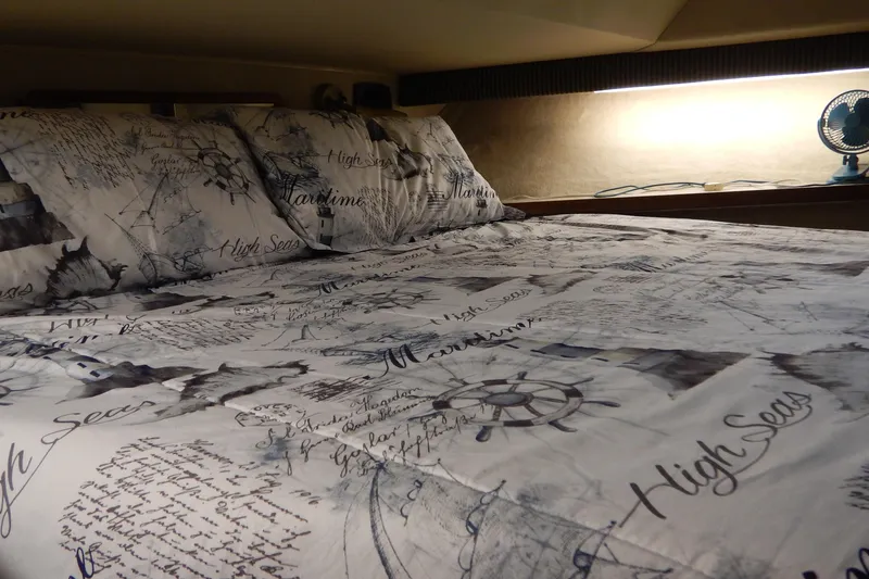 Slide: The Image of Chris-Craft 392 Commander - 29