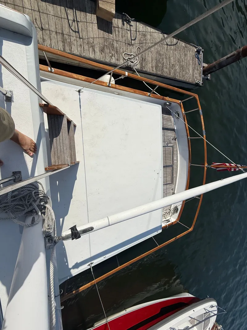 Slide: The Image of Marine Trader Tri-cabin 1986 - 30