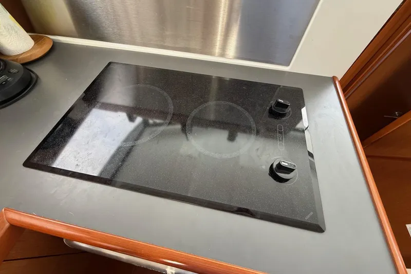 Slide: The Image of Beneteau Swift Trawler 34 - 24