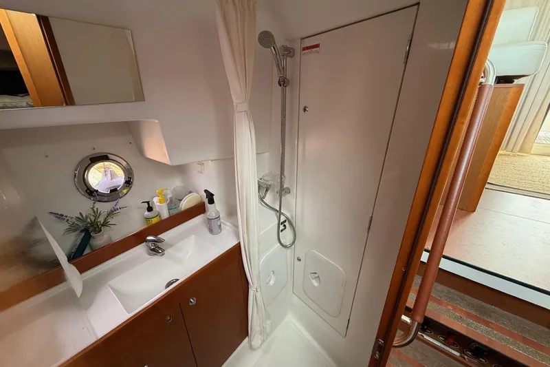 Slide: The Image of Beneteau Swift Trawler 34 - 28