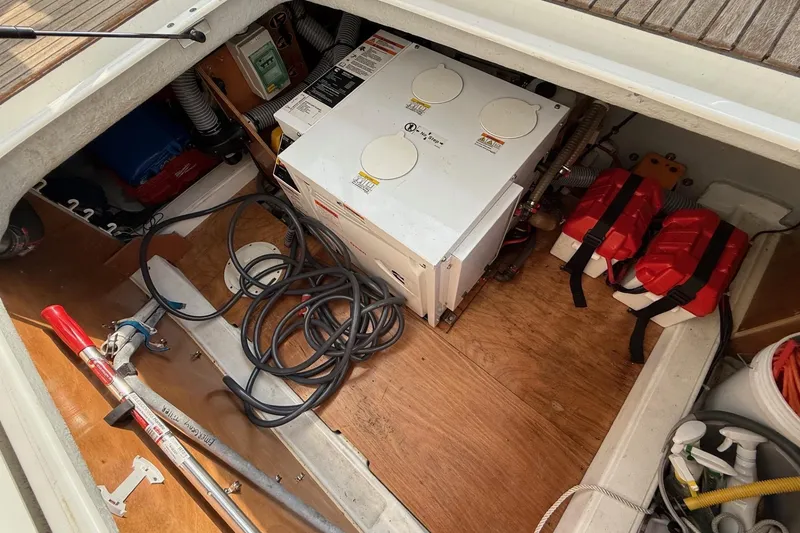 Slide: The Image of Beneteau Swift Trawler 34 - 30