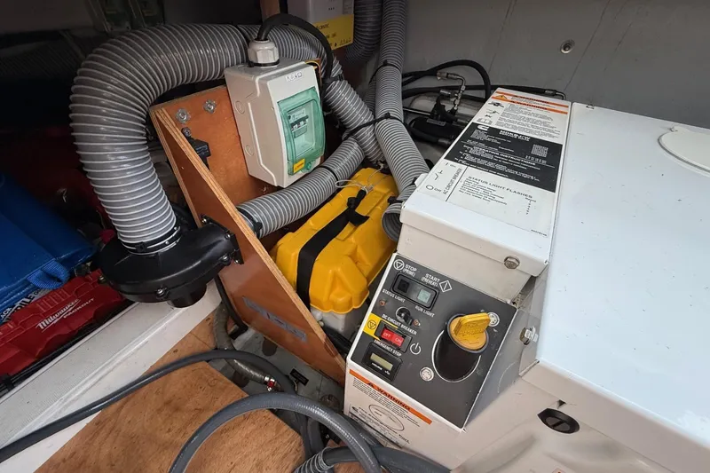 Slide: The Image of Beneteau Swift Trawler 34 - 31