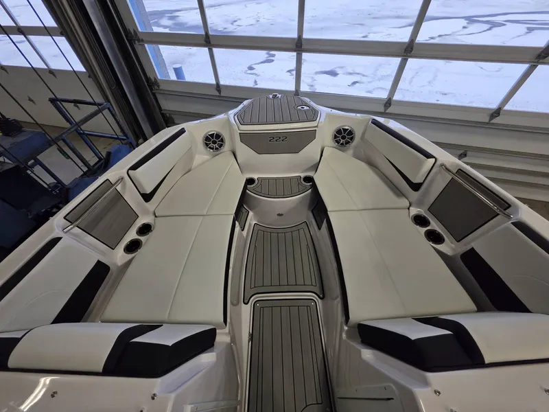 Slide: The Image of Yamaha 222S 2026 - 15