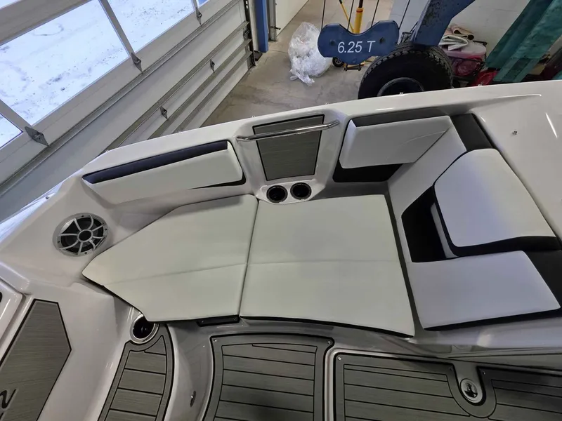 Slide: The Image of Yamaha 222S 2026 - 17