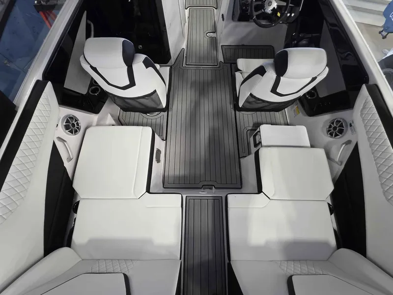 Slide: The Image of Yamaha 222S 2026 - 21