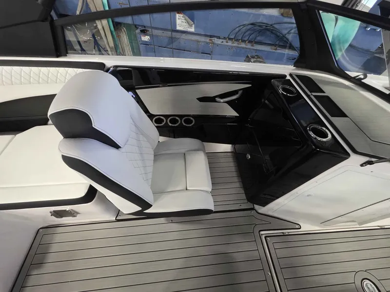 Slide: The Image of Yamaha 222S 2026 - 25