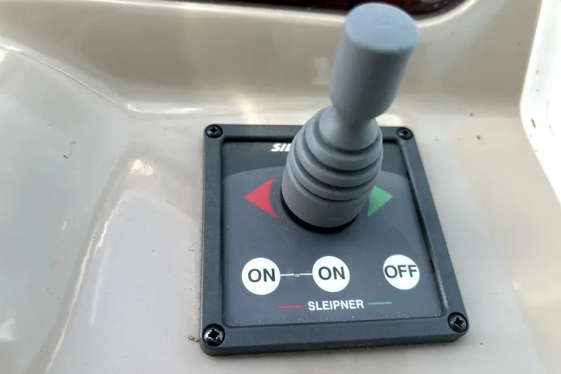 Slide: The Image of Joystick control panel on a 2004 Wellcraft 47 Excalibur boat. - 21