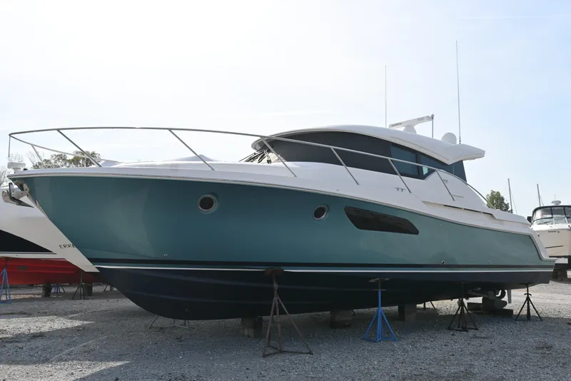 The Image of 2017 Tiara 44 Coupe yacht on stands, side view, outdoors. - 0