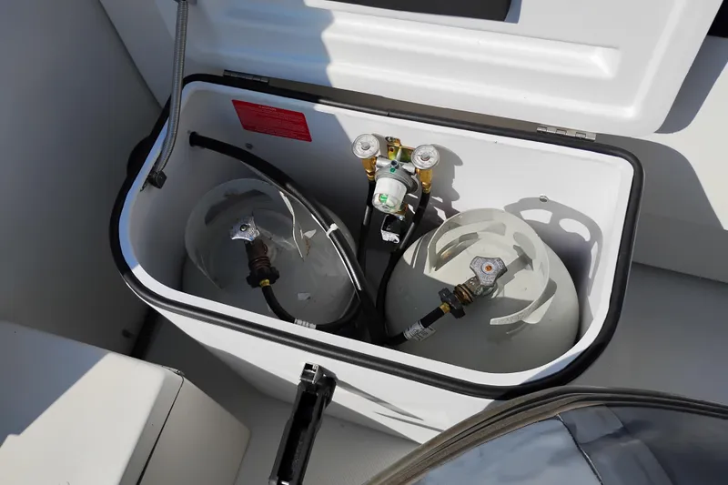 Slide: The Image of Propane storage compartment on a 2000 Bayliner 4788 Pilot House Motoryacht. - 32