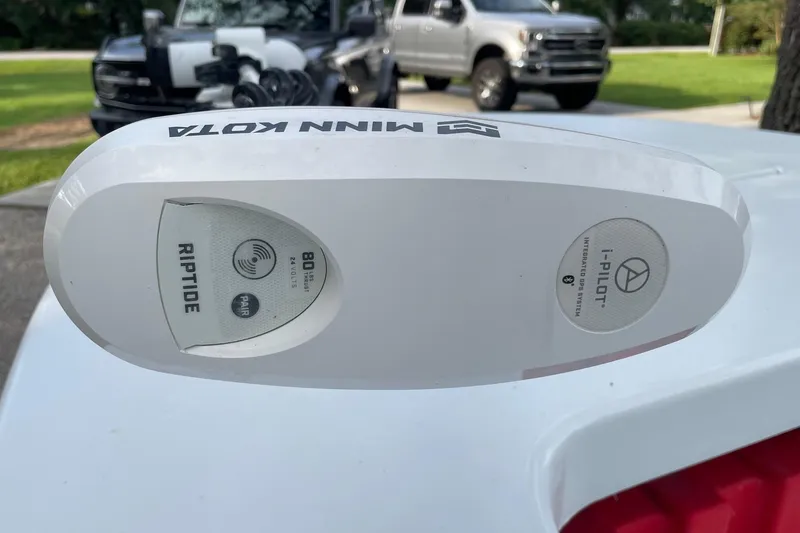 Slide: The Image of Minn Kota Riptide i-Pilot trolling motor on 2023 Riptide 17 Flats boat. - 23