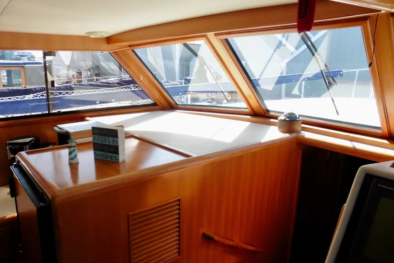 Slide: The Image of Wooden kitchen interior with an oven in a 2000 Ocean Alexander 423 Classico yacht. - 47
