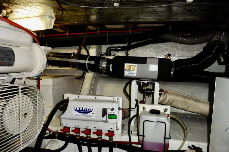 Slide: The Image of Engine room of 2000 Ocean Alexander 423 Classico with Reverso oil change system. - 96