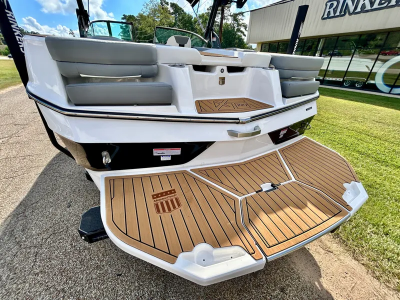 Slide: The Image of MasterCraft XT22 T 2026 - 10